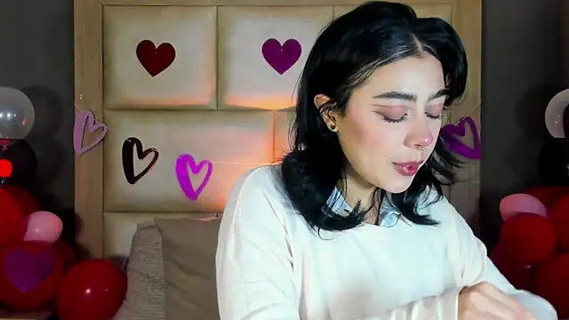 TaniaRedd  online show from February 15, 2026, 2:16 pm