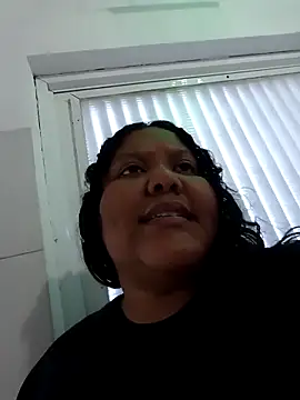 VaneandRossy online show from April 13, 2026, 10:25 pm