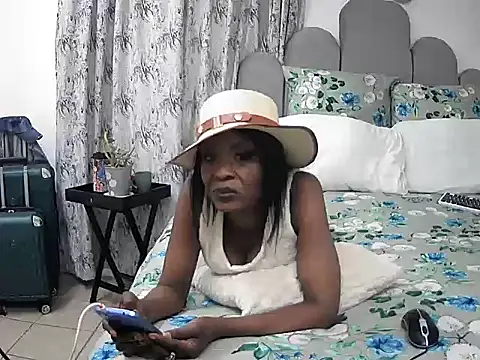 Snapshot of DivineEbonyGrace chatting on December 21, 2025, 8:16 am DivineEbonyGrace online show from December 21, 2025, 8:16 am