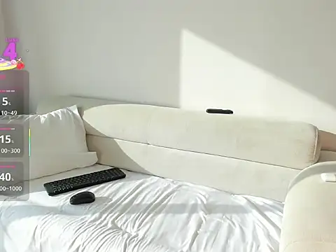 Snapshot of DakothaHyland_ chatting on December 18, 2025, 8:56 pm DakothaHyland online show from December 18, 2025, 8:56 pm