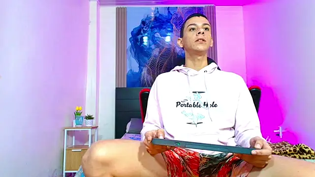 Valentina and sneider  online show from April 10, 2026, 10:17 pm