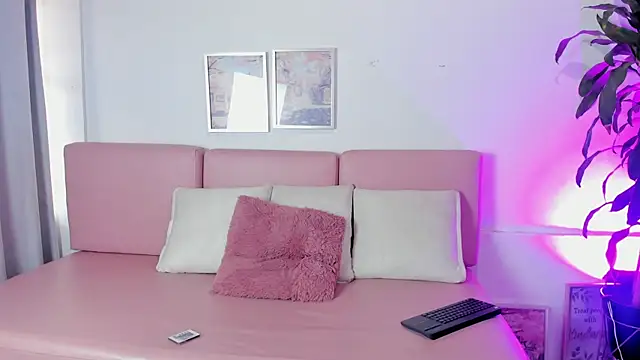 Snapshot of Pamela_SkinnySexy chatting on January 8, 2026, 1:28 pm Pamela SkinnySexy online show from January 8, 2026, 1:28 pm