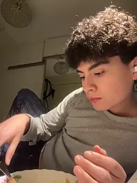 hungspanishtwink online show from February 24, 2026, 10:21 pm