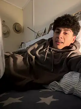 hungspanishtwink online show from January 17, 2026, 9:18 pm