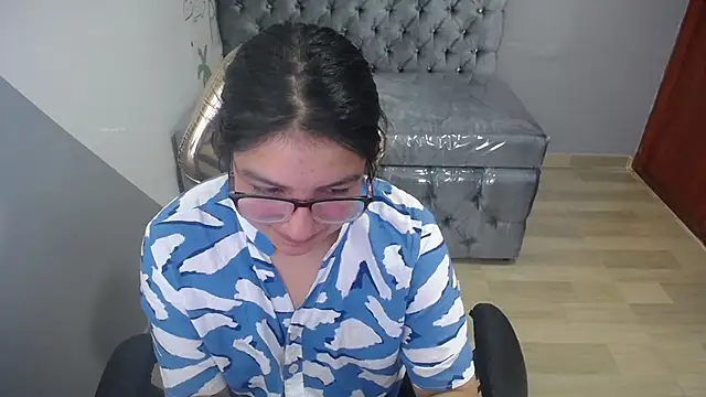 eva smit t online show from February 3, 2026, 2:32 am