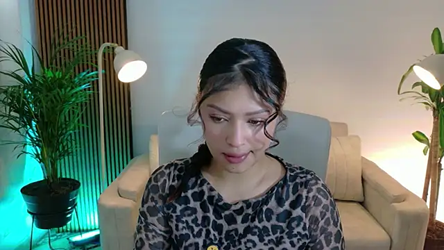 victoria   moon online show from January 6, 2026, 1:15 pm