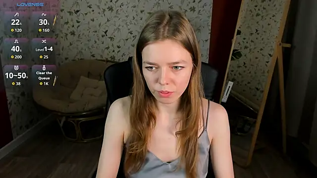 Tina Tayllor  online show from December 21, 2025, 6:42 pm