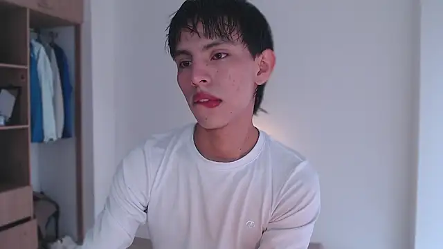 andrew courtzz online show from February 16, 2026, 7:34 pm