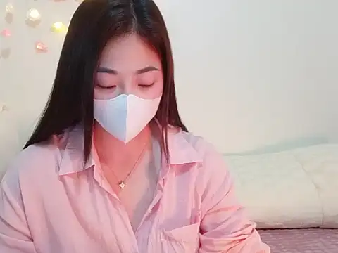 Mimy18 online show from January 5, 2026, 5:27 pm