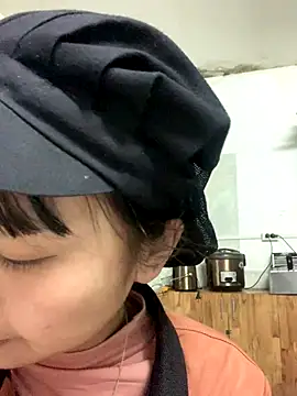 Mon babyy online show from January 8, 2026, 1:28 pm