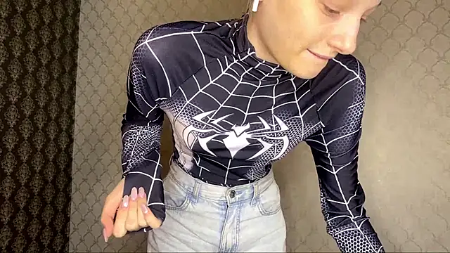 Cleonoth2o online show from February 3, 2026, 6:13 pm