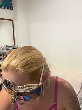  DaLiDa  online show from December 19, 2025, 3:25 pm