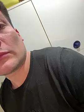 CharlyAlfa22 online show from December 20, 2025, 4:21 pm