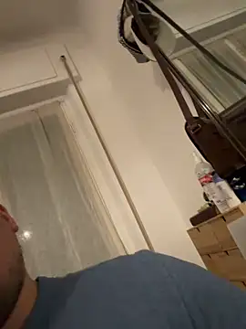 CharlyAlfa22 online show from February 3, 2026, 11:43 pm