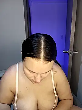 Valeriaa 21 online show from June 11, 2026, 6:27 pm