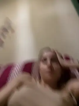 cristinalore online show from April 19, 2026, 12:00 am