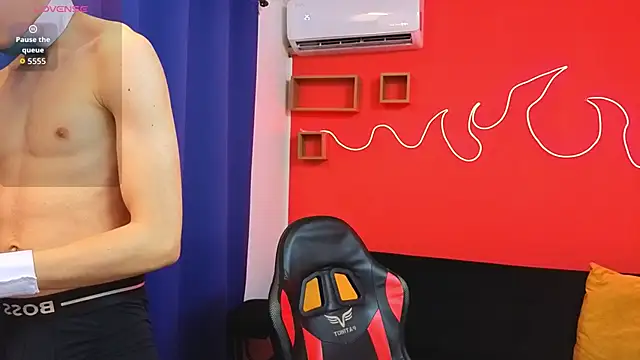 Neo Twink online show from February 4, 2026, 7:09 pm