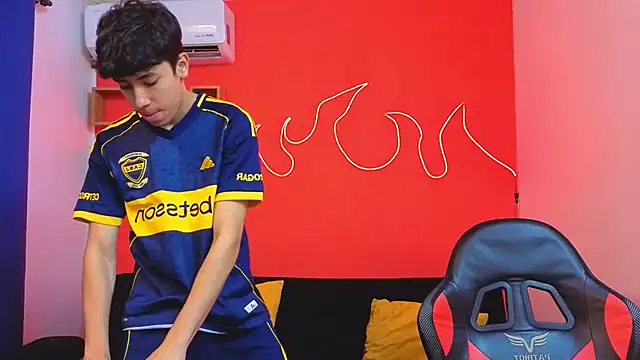 Neo Twink online show from February 22, 2026, 1:24 pm