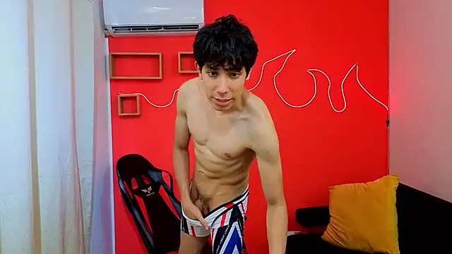 Neo Twink online show from May 19, 2026, 7:10 pm