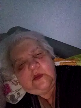 HapinessLovee online show from April 15, 2026, 8:09 pm