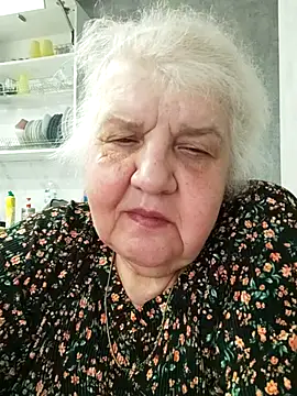 HapinessLovee online show from April 9, 2026, 10:43 am