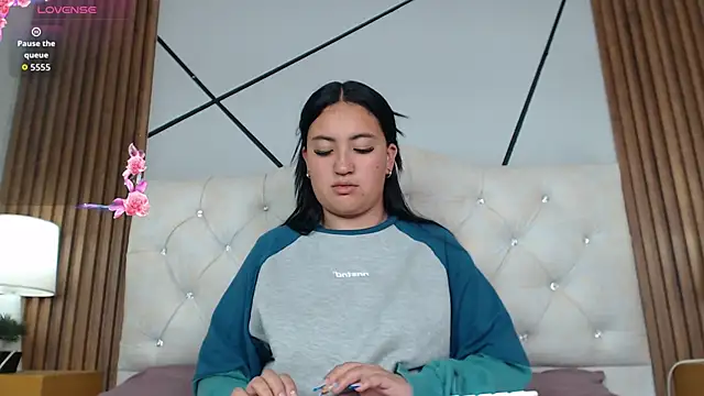 Snapshot of Molly_Denver chatting on January 14, 2026, 12:14 am Molly Denver online show from January 14, 2026, 12:14 am