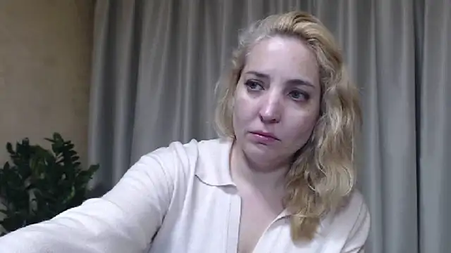 Snapshot of sweetpussy chatting on May 23, 2026, 4:39 pm sweetpussy online show from May 23, 2026, 4:39 pm