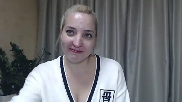 sweetpussy online show from October 7, 2025, 10:05 am