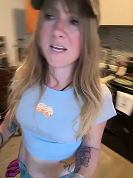 alluringpixie online show from March 29, 2026, 1:35 pm