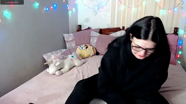 SashaBond online show from February 15, 2026, 4:13 am