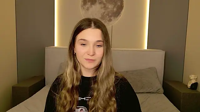 Lina Sinerz online show from March 27, 2026, 4:19 pm