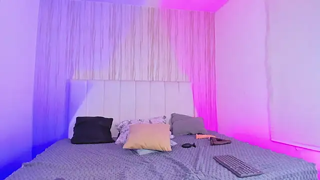 EdnaJara online show from March 4, 2026, 4:09 am