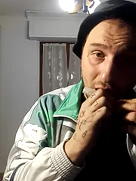 Snapshot of barbone15 chatting on February 21, 2026, 8:11 pm barbone15 online show from February 21, 2026, 8:11 pm