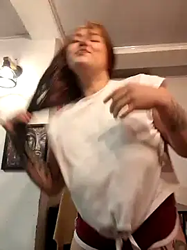 Magenta Moon online show from January 13, 2026, 2:59 am