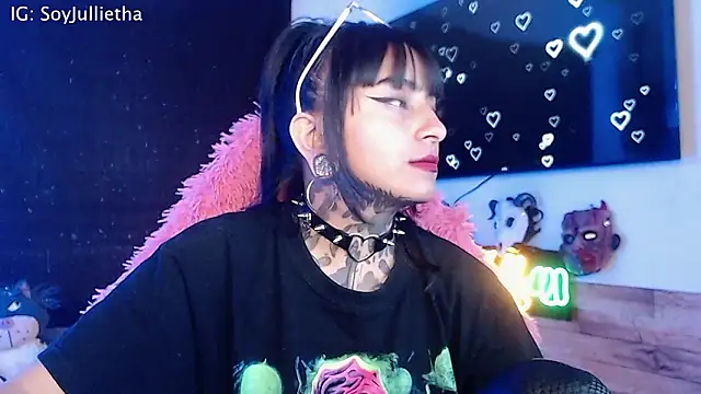 Julls420  online show from February 6, 2026, 4:41 am