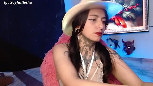 Julls420  online show from December 14, 2025, 3:46 am