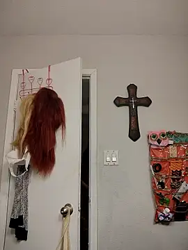 Snapshot of SpiderRose chatting on January 16, 2026, 3:27 pm SpiderRose online show from January 16, 2026, 3:27 pm