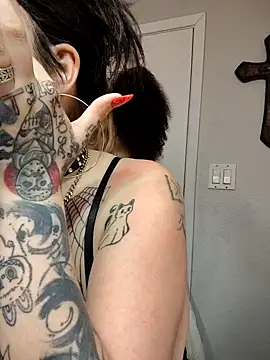 SpiderRose online show from January 14, 2026, 5:11 am