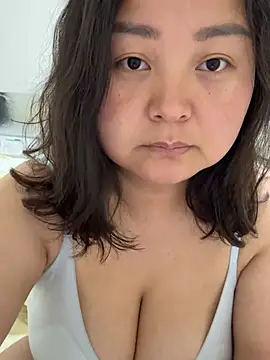 danai398F online show from April 14, 2026, 11:04 am