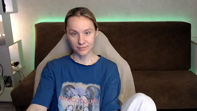 MiaBun1 online show from May 12, 2026, 4:09 am