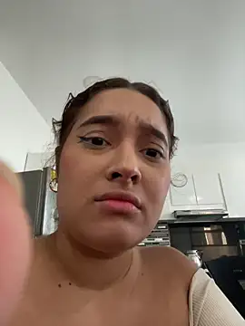 Emily Jonness  online show from December 15, 2025, 11:27 am