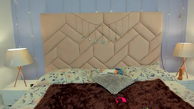 Snapshot of Sabrina_Cutte chatting on December 19, 2025, 7:49 pm Sabrina Cutte online show from December 19, 2025, 7:49 pm