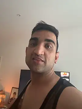 Snapshot of NaturalSunny chatting on May 9, 2026, 5:44 am NaturalSunny online show from May 9, 2026, 5:44 am
