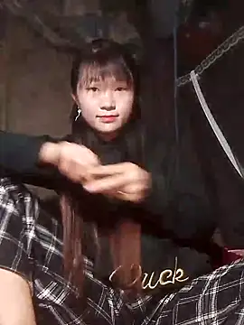 Snapshot of hinata-xx chatting on December 22, 2025, 11:32 am hinata-xx online show from December 22, 2025, 11:32 am