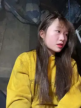 Snapshot of hinata-xx chatting on February 4, 2026, 5:57 am hinata-xx online show from February 4, 2026, 5:57 am