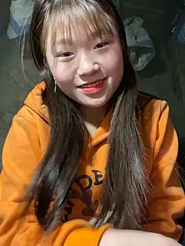 Snapshot of hinata-xx chatting on February 10, 2026, 10:36 am hinata-xx online show from February 10, 2026, 10:36 am