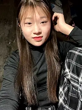 Snapshot of hinata-xx chatting on February 19, 2026, 9:06 am hinata-xx online show from February 19, 2026, 9:06 am