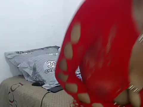 Belle2556 online show from December 14, 2025, 5:18 pm