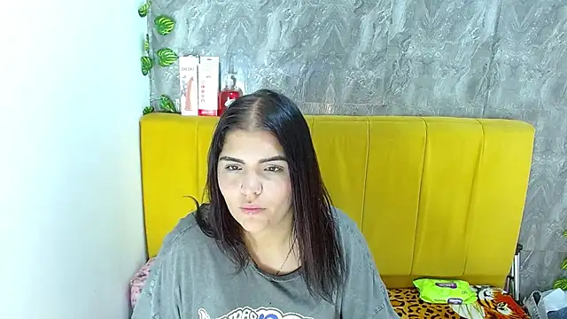 Snapshot of alunnaclarkcm chatting on December 22, 2025, 3:17 am alunnaclarkcm online show from December 22, 2025, 3:17 am