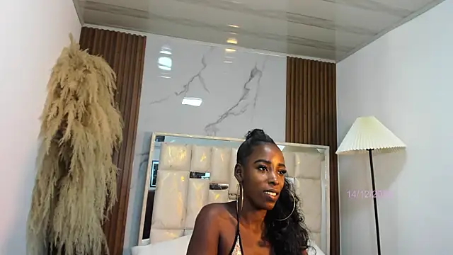 Snapshot of keicha_collins chatting on December 14, 2025, 8:09 am keicha collins online show from December 14, 2025, 8:09 am